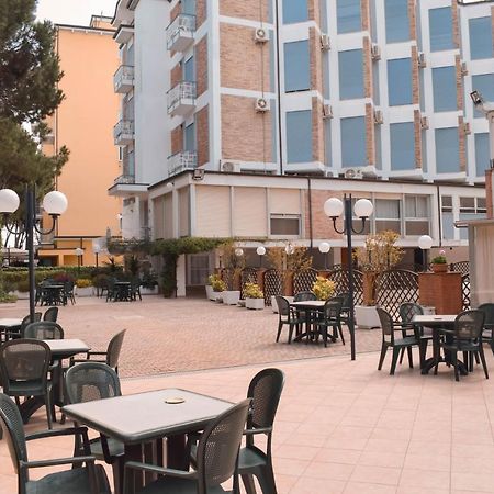 Hotel Zeus Cervia Ngoại thất bức ảnh